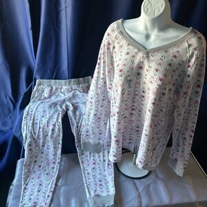 Cuddlduds two piece pajamas with pink sheep pattern